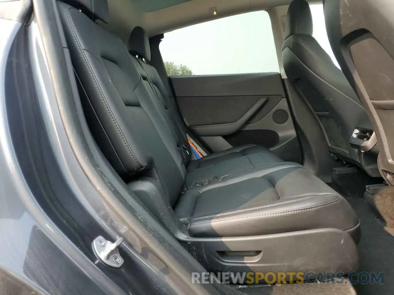 10 Photograph of a damaged car 7SAYGAEE3PF911625 TESLA MODEL Y 2023
