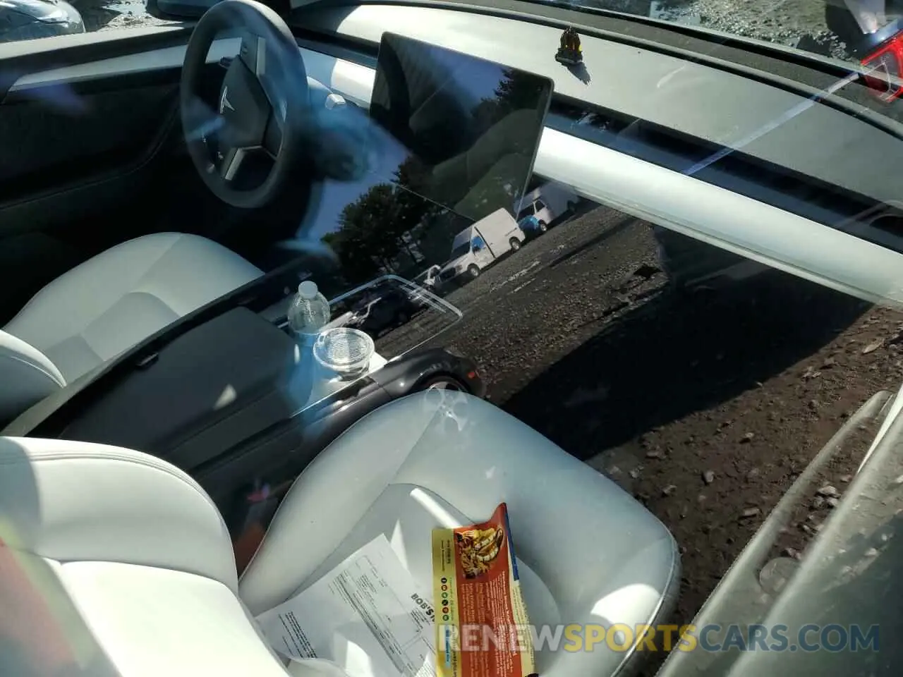 8 Photograph of a damaged car 7SAYGAEE3PF958542 TESLA MODEL Y 2023
