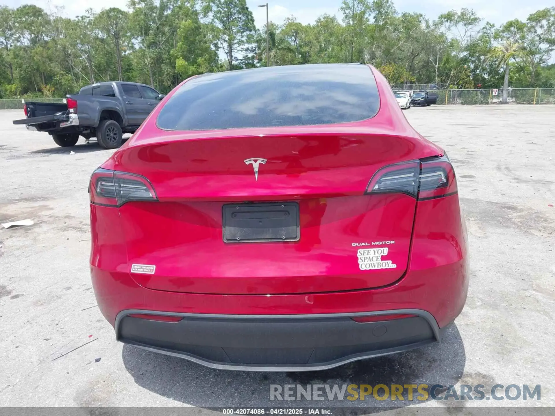15 Photograph of a damaged car 7SAYGAEE3PF968049 TESLA MODEL Y 2023