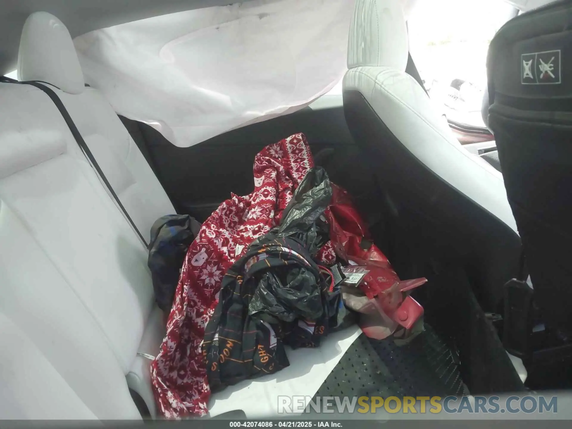 8 Photograph of a damaged car 7SAYGAEE3PF968049 TESLA MODEL Y 2023