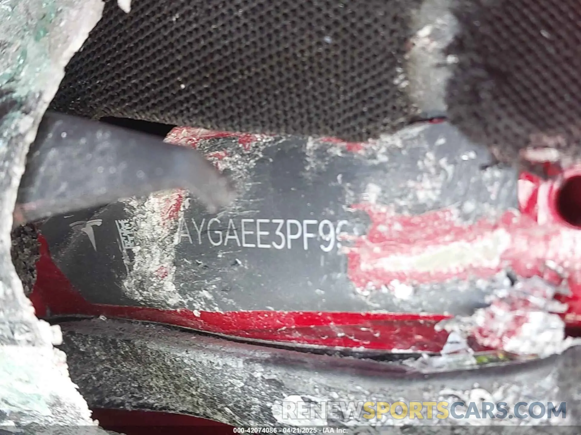 9 Photograph of a damaged car 7SAYGAEE3PF968049 TESLA MODEL Y 2023