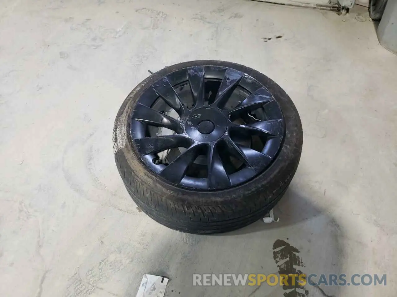 15 Photograph of a damaged car 7SAYGAEE3PF968231 TESLA MODEL Y 2023