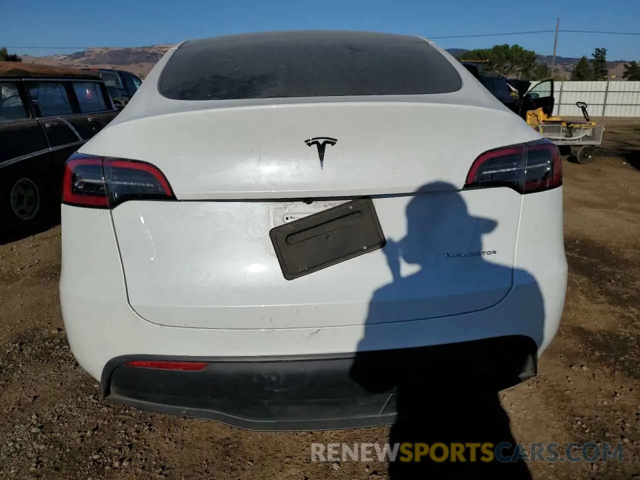 6 Photograph of a damaged car 7SAYGAEE3PF970884 TESLA MODEL Y 2023