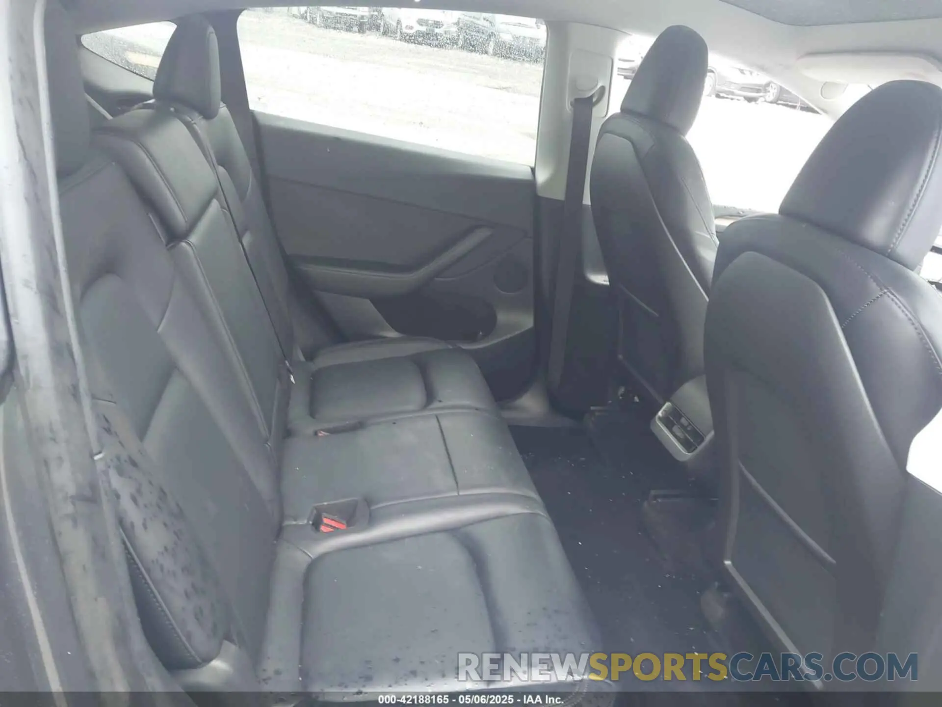 8 Photograph of a damaged car 7SAYGAEE3PF971954 TESLA MODEL Y 2023