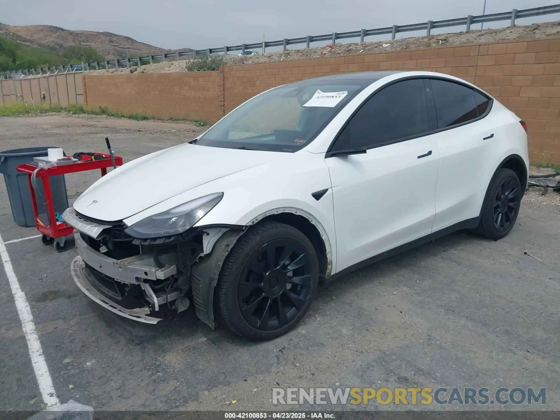 2 Photograph of a damaged car 7SAYGAEE4PF752629 TESLA MODEL Y 2023
