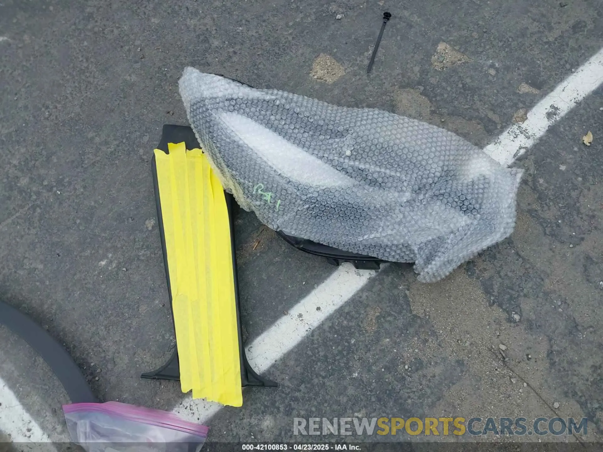 20 Photograph of a damaged car 7SAYGAEE4PF752629 TESLA MODEL Y 2023