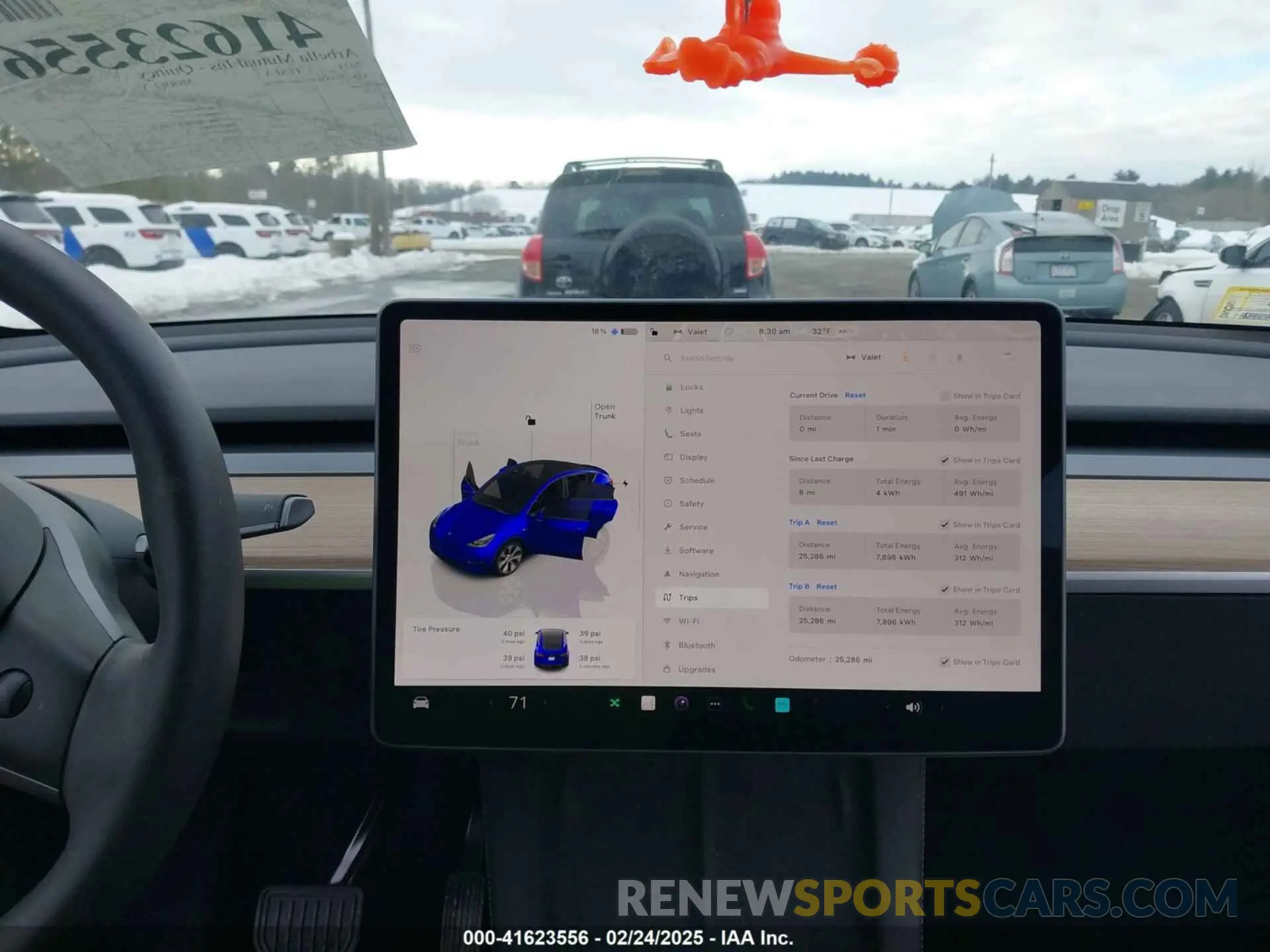 19 Photograph of a damaged car 7SAYGAEE4PF799790 TESLA MODEL Y 2023