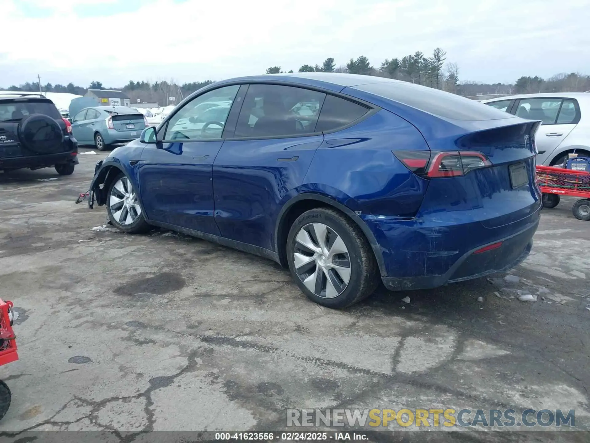 3 Photograph of a damaged car 7SAYGAEE4PF799790 TESLA MODEL Y 2023