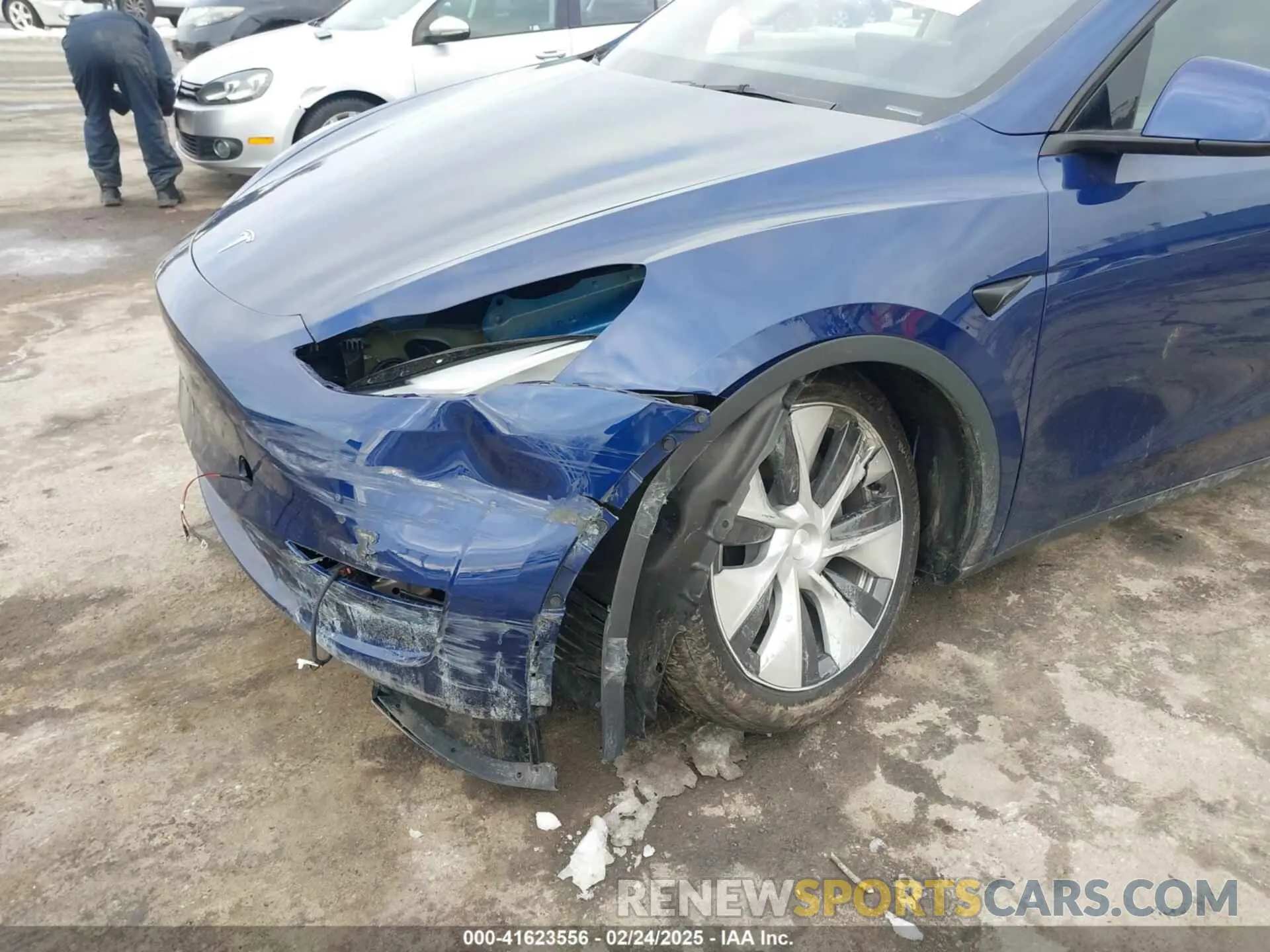 6 Photograph of a damaged car 7SAYGAEE4PF799790 TESLA MODEL Y 2023