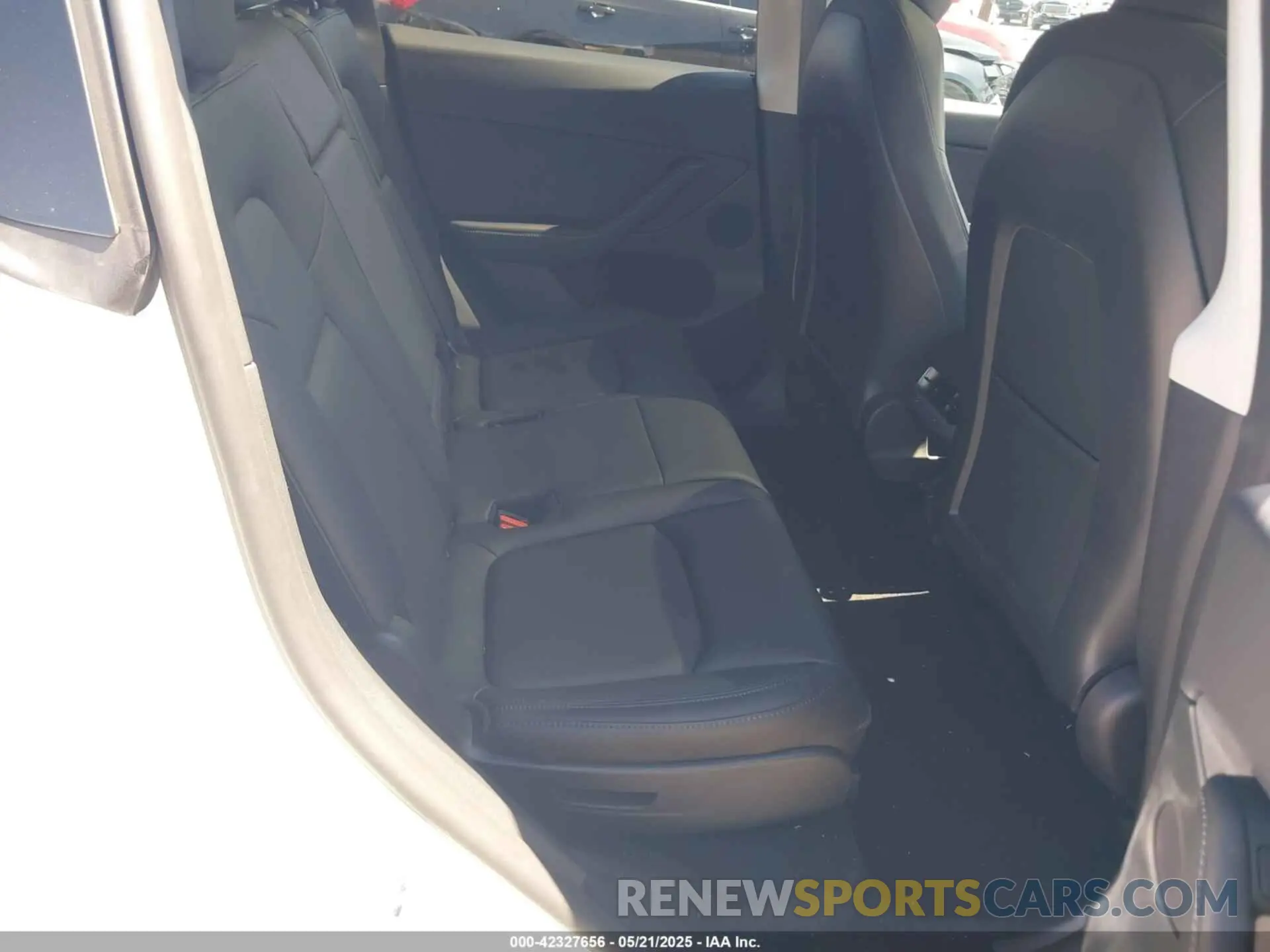 8 Photograph of a damaged car 7SAYGAEE4PF851063 TESLA MODEL Y 2023