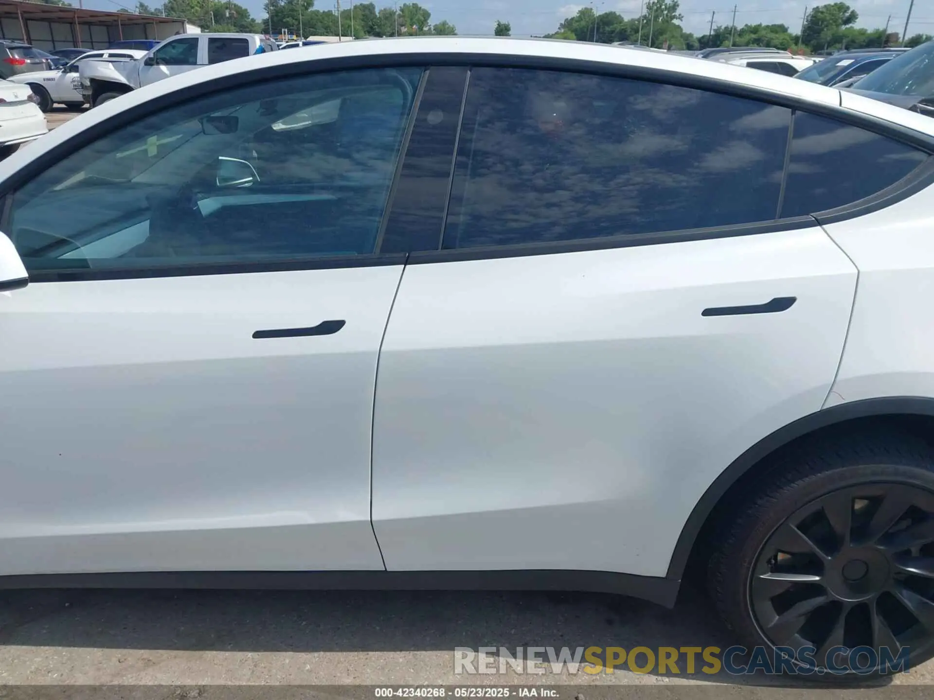 13 Photograph of a damaged car 7SAYGAEE4PF885925 TESLA MODEL Y 2023
