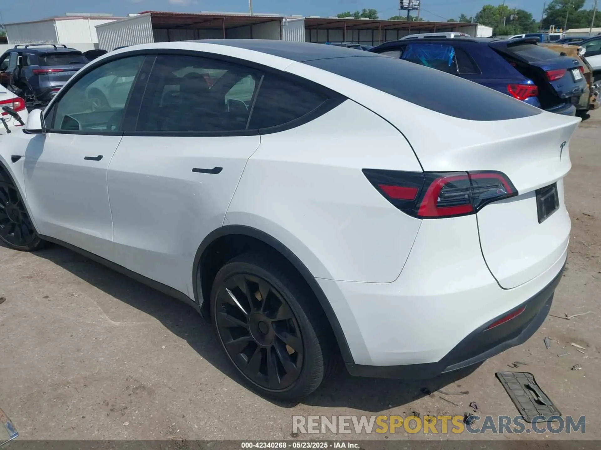 3 Photograph of a damaged car 7SAYGAEE4PF885925 TESLA MODEL Y 2023
