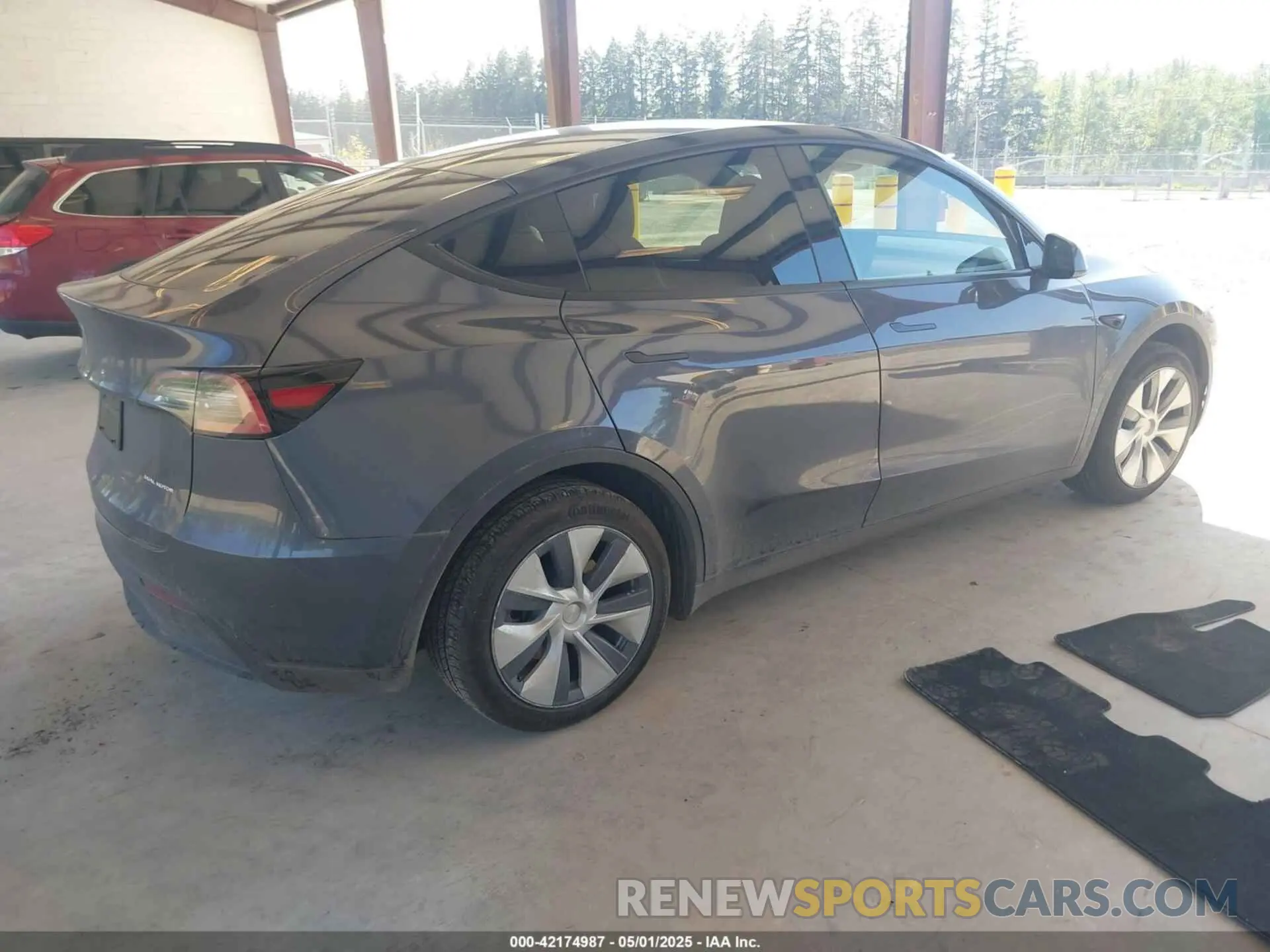 4 Photograph of a damaged car 7SAYGAEE4PF906577 TESLA MODEL Y 2023