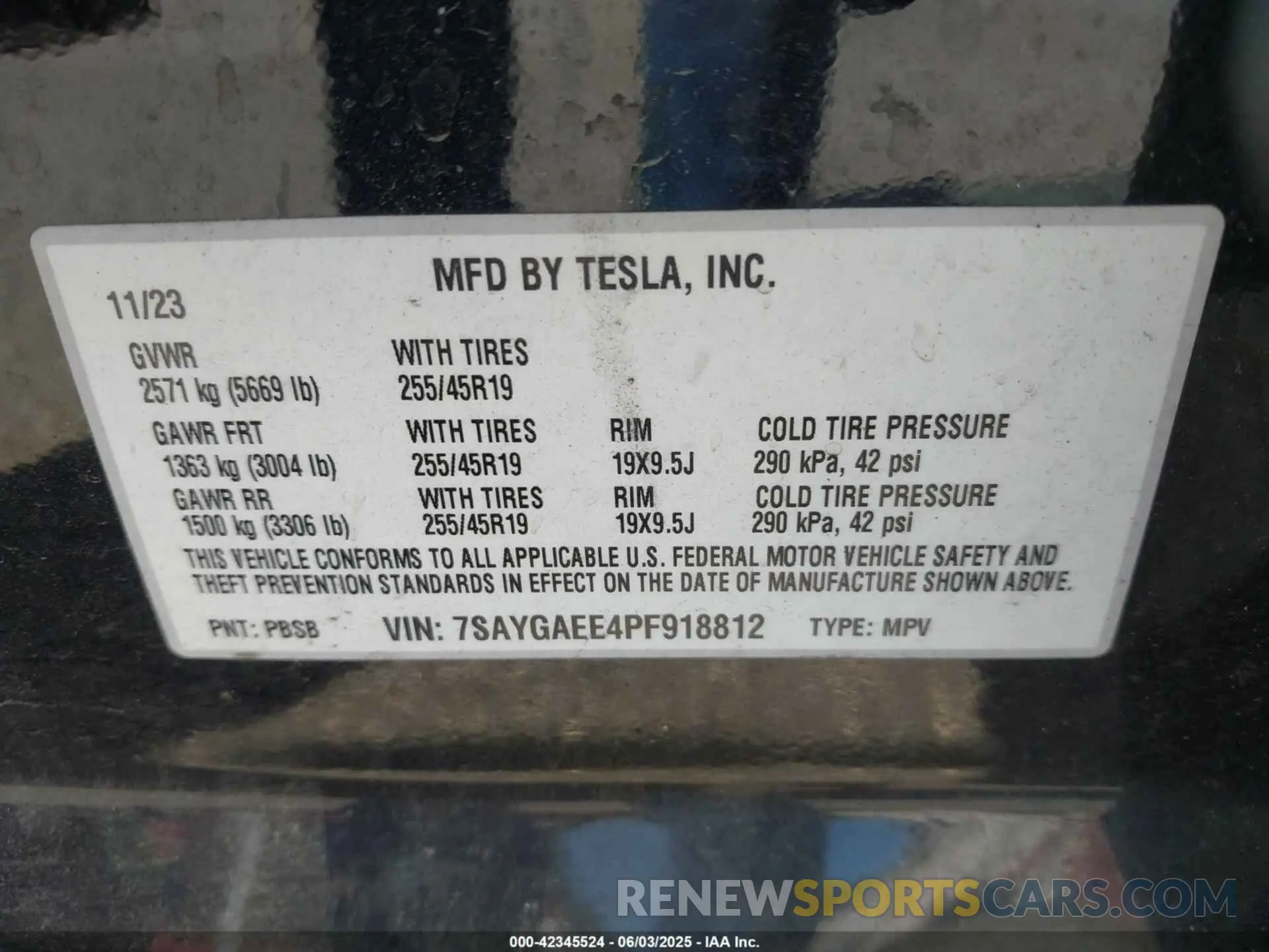 9 Photograph of a damaged car 7SAYGAEE4PF918812 TESLA MODEL Y 2023