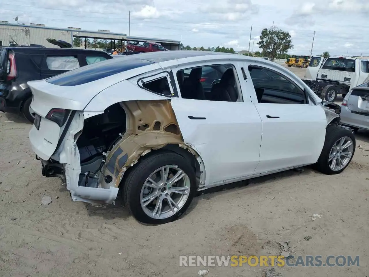 3 Photograph of a damaged car 7SAYGAEE5PF603999 TESLA MODEL Y 2023