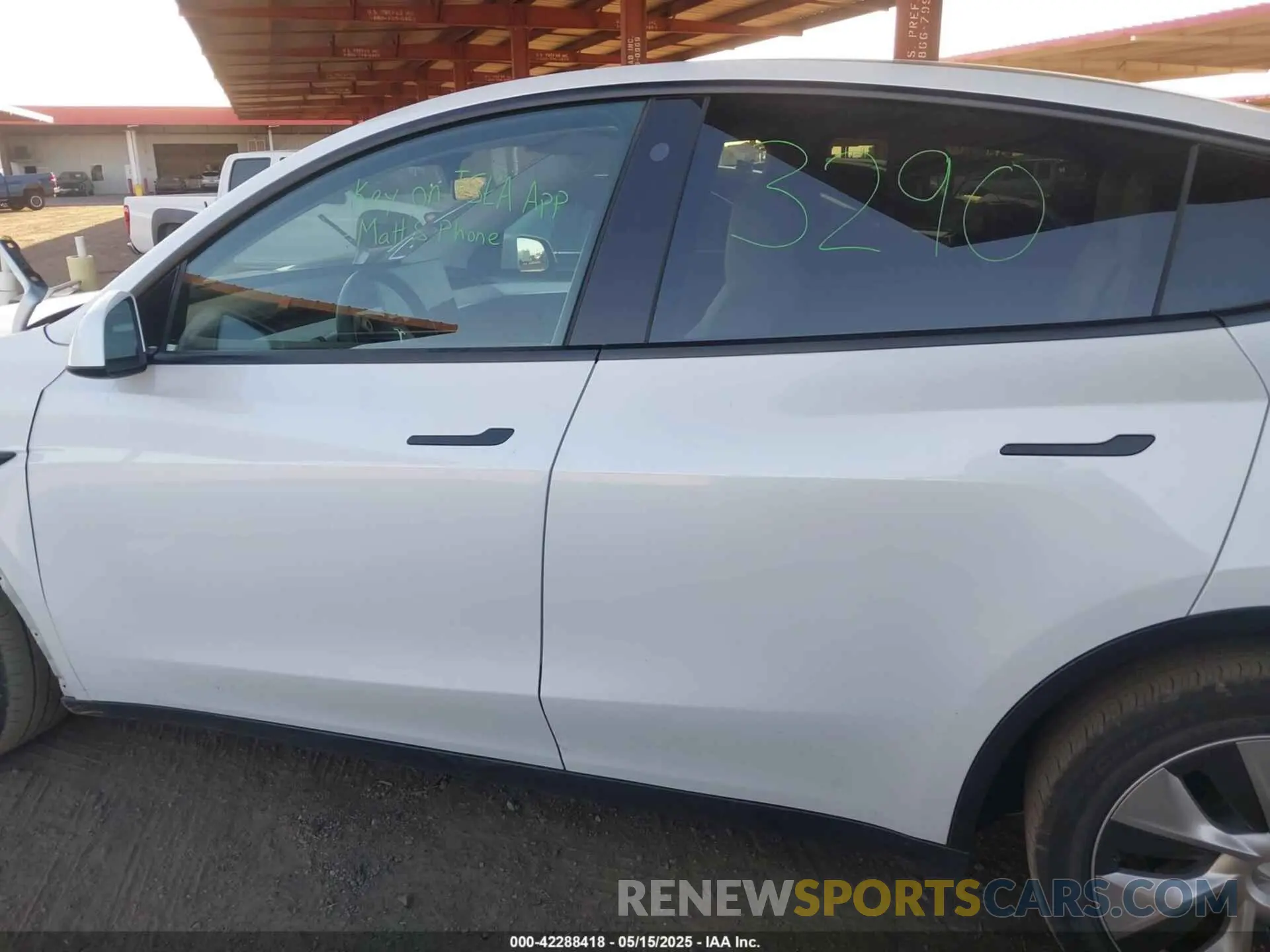 14 Photograph of a damaged car 7SAYGAEE5PF642138 TESLA MODEL Y 2023