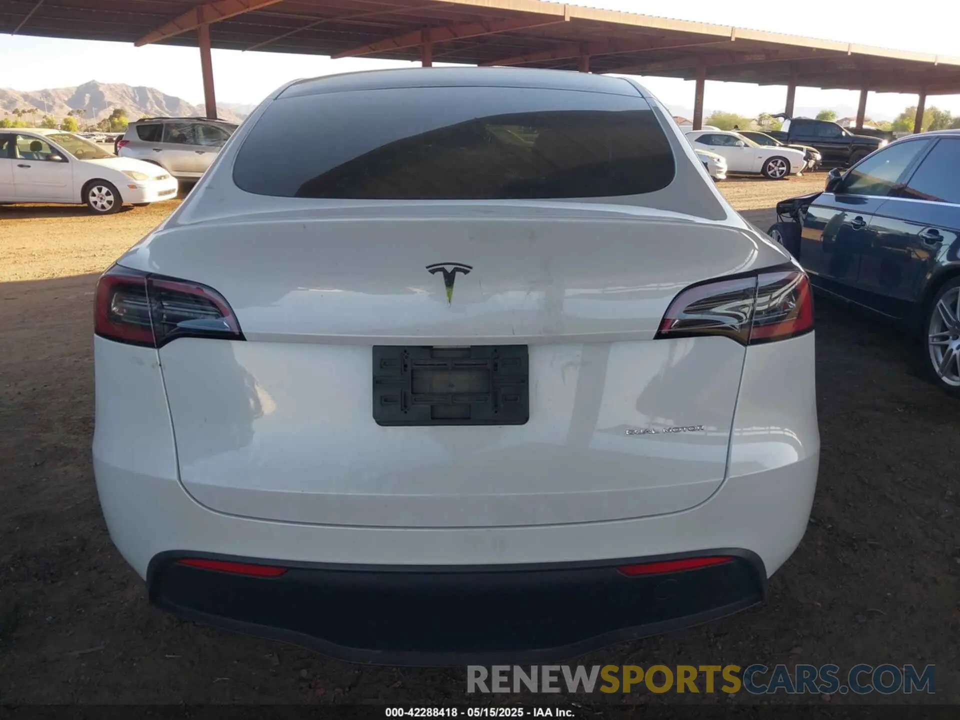 16 Photograph of a damaged car 7SAYGAEE5PF642138 TESLA MODEL Y 2023
