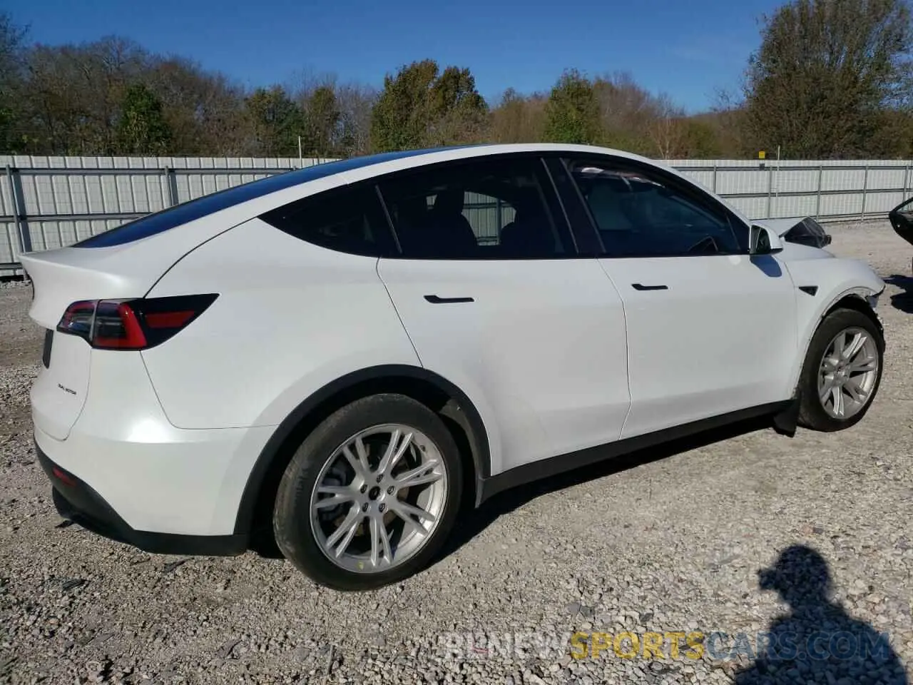 3 Photograph of a damaged car 7SAYGAEE5PF703911 TESLA MODEL Y 2023