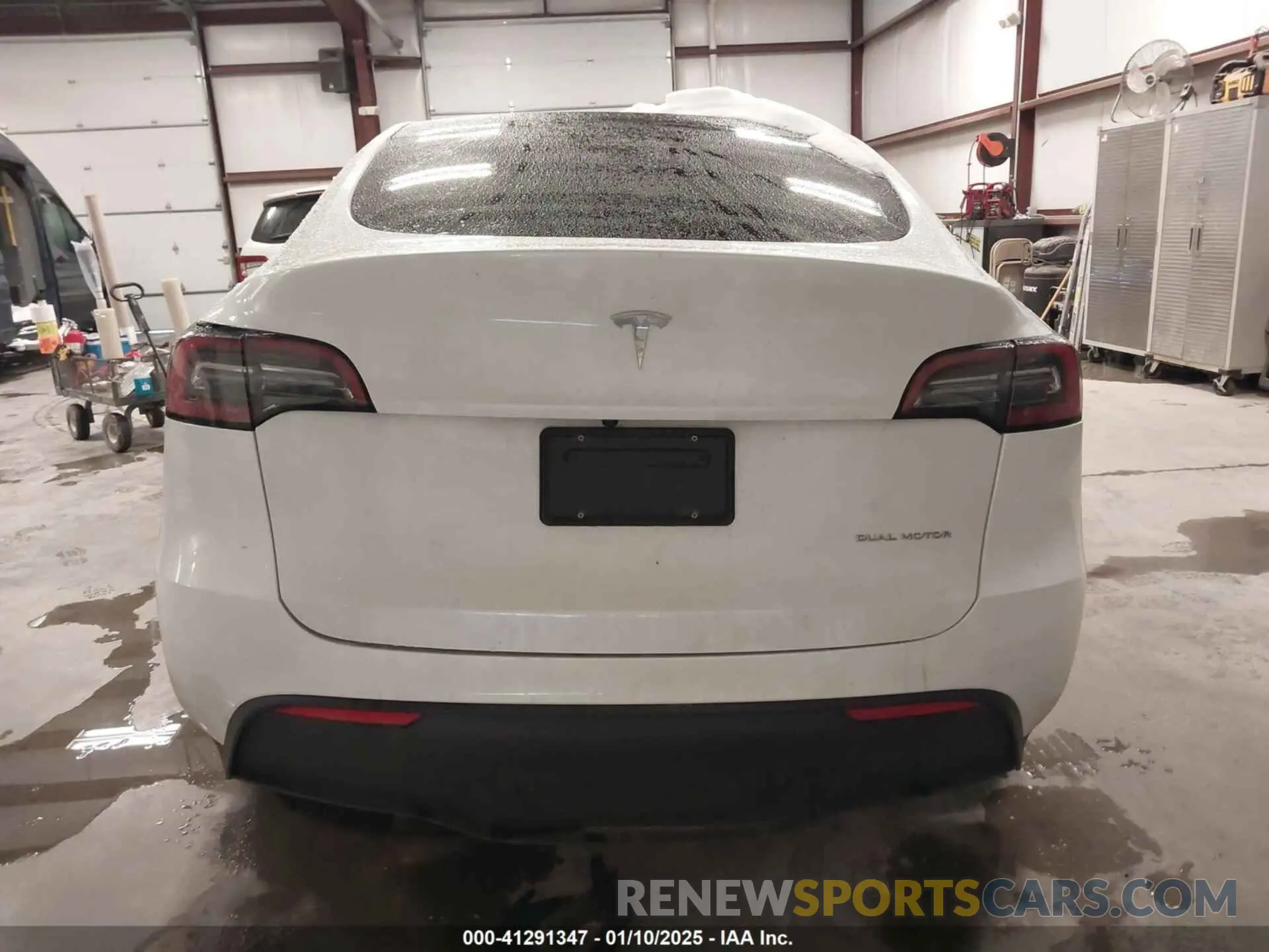 15 Photograph of a damaged car 7SAYGAEE5PF776101 TESLA MODEL Y 2023