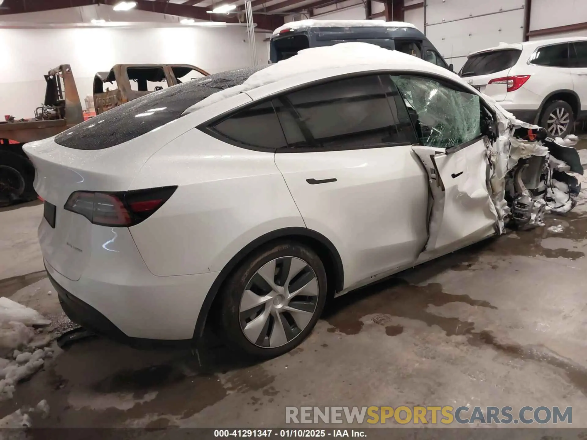 4 Photograph of a damaged car 7SAYGAEE5PF776101 TESLA MODEL Y 2023