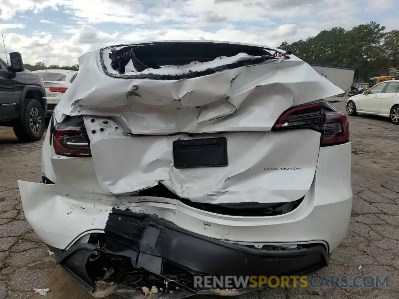 6 Photograph of a damaged car 7SAYGAEE5PF799717 TESLA MODEL Y 2023
