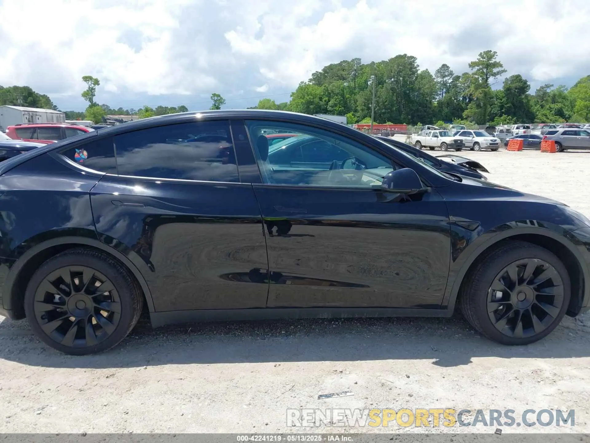 13 Photograph of a damaged car 7SAYGAEE5PF878157 TESLA MODEL Y 2023