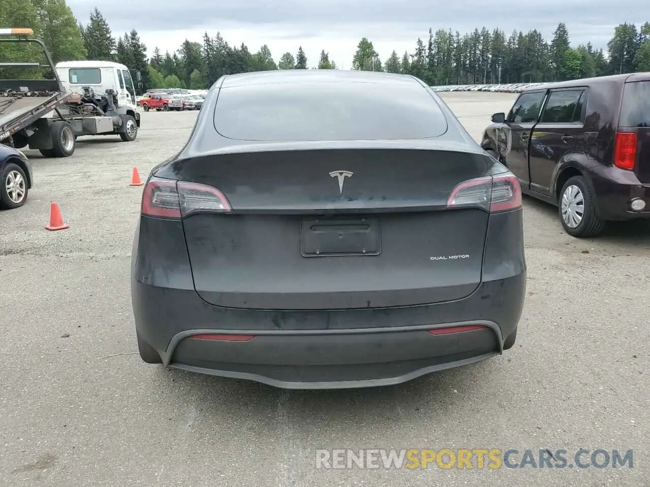 6 Photograph of a damaged car 7SAYGAEE5PF889868 TESLA MODEL Y 2023