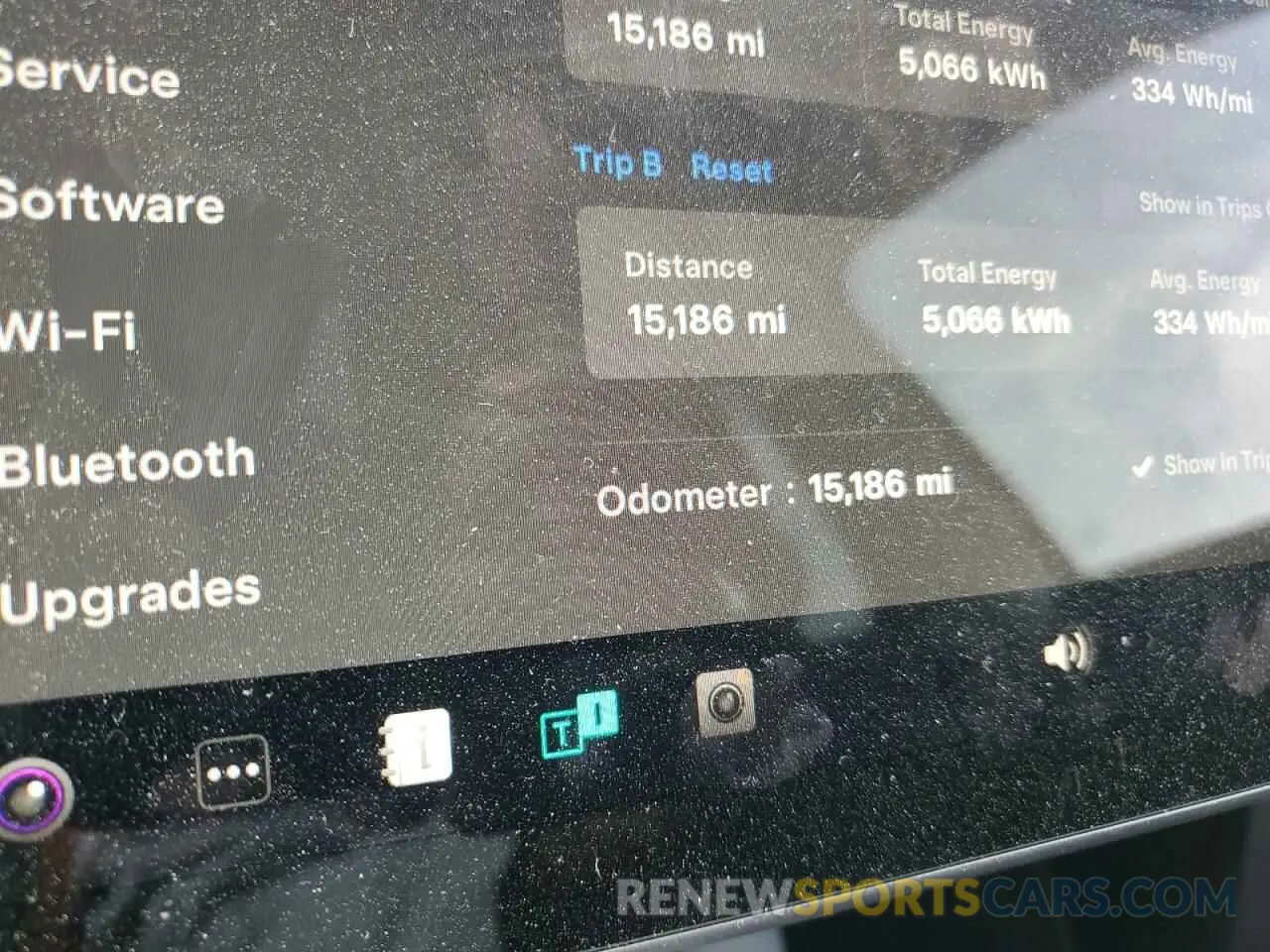 9 Photograph of a damaged car 7SAYGAEE5PF902148 TESLA MODEL Y 2023