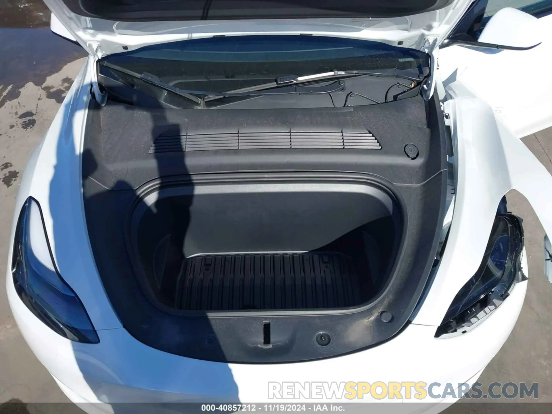 10 Photograph of a damaged car 7SAYGAEE5PF904904 TESLA MODEL Y 2023