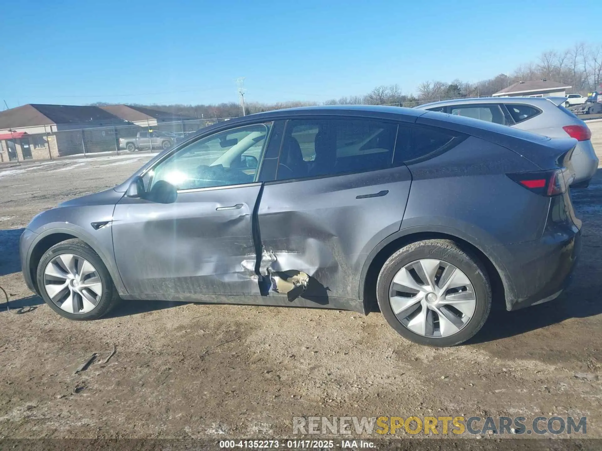14 Photograph of a damaged car 7SAYGAEE5PF927115 TESLA MODEL Y 2023