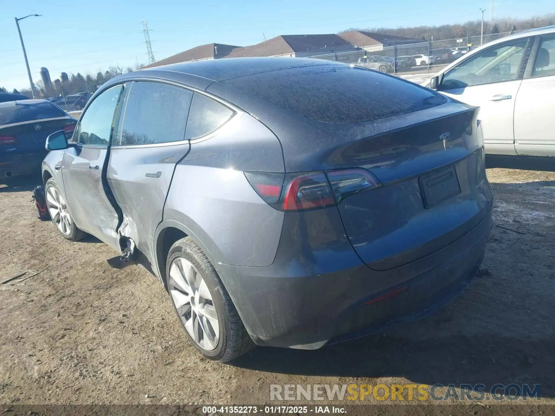 3 Photograph of a damaged car 7SAYGAEE5PF927115 TESLA MODEL Y 2023