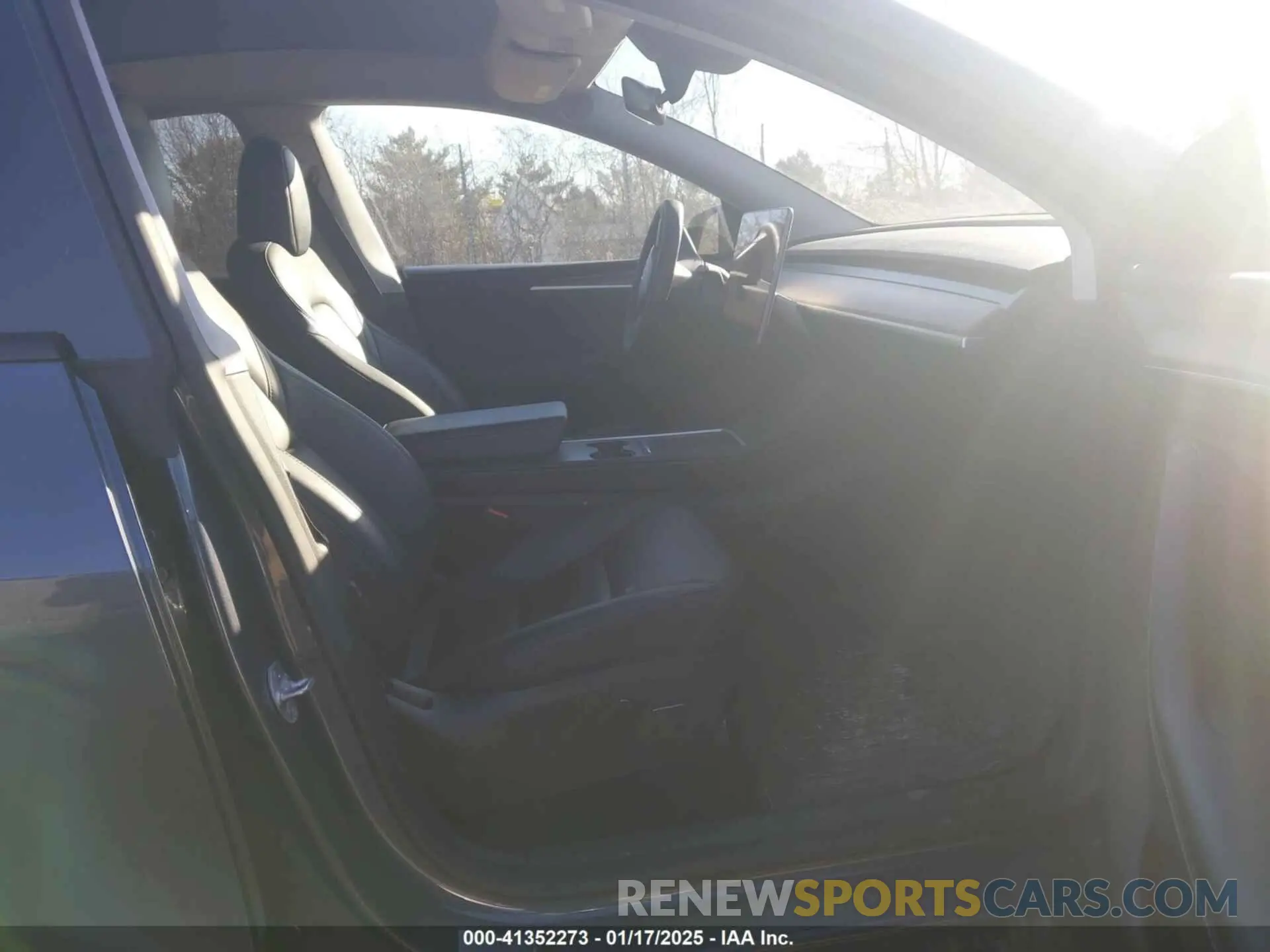 5 Photograph of a damaged car 7SAYGAEE5PF927115 TESLA MODEL Y 2023