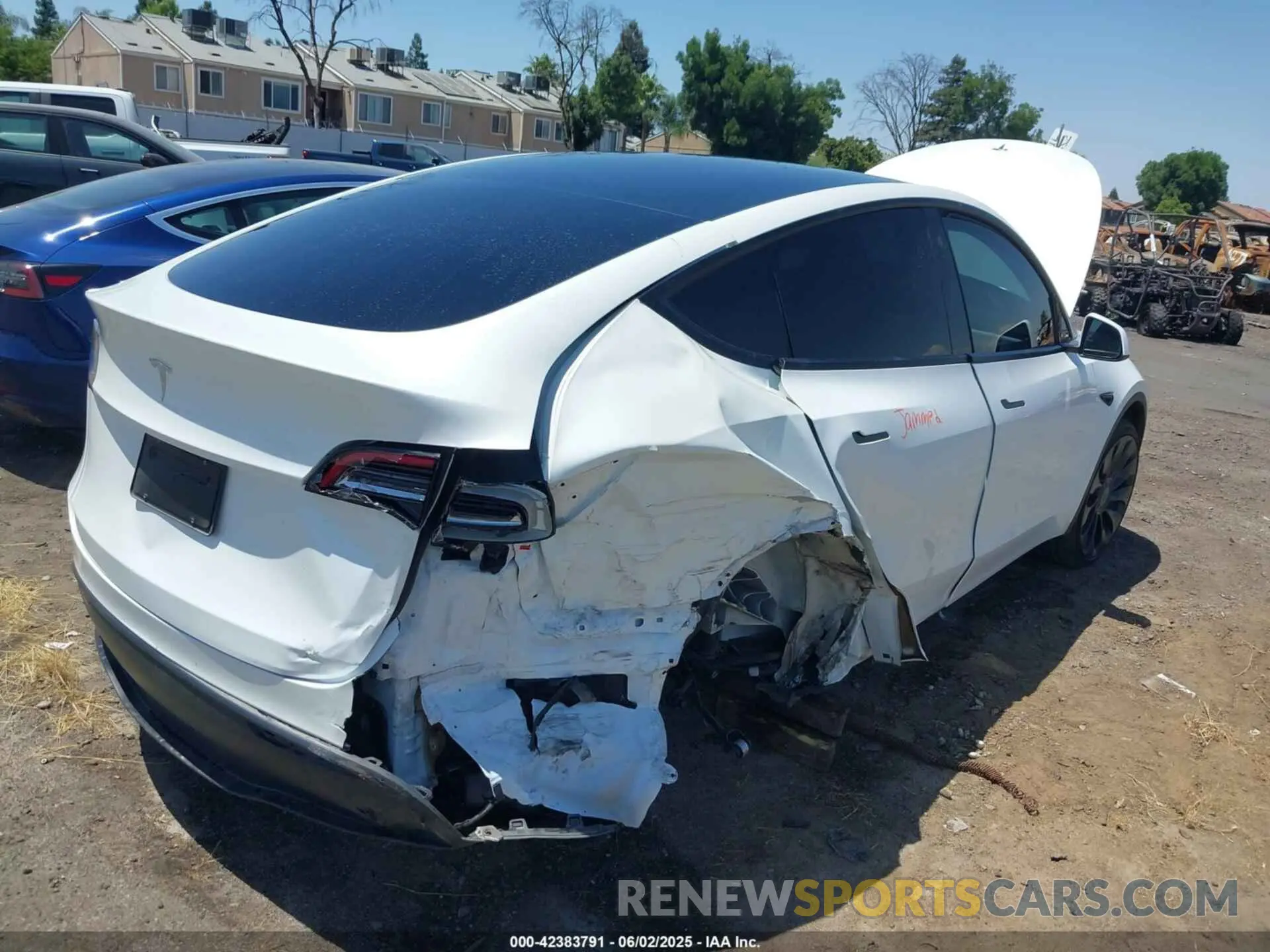 4 Photograph of a damaged car 7SAYGAEE6PF610721 TESLA MODEL Y 2023