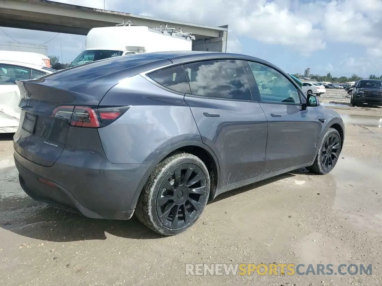 3 Photograph of a damaged car 7SAYGAEE6PF627048 TESLA MODEL Y 2023