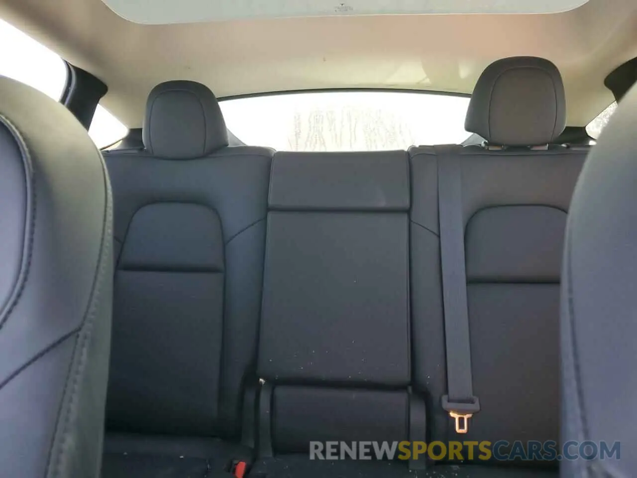 10 Photograph of a damaged car 7SAYGAEE6PF637837 TESLA MODEL Y 2023