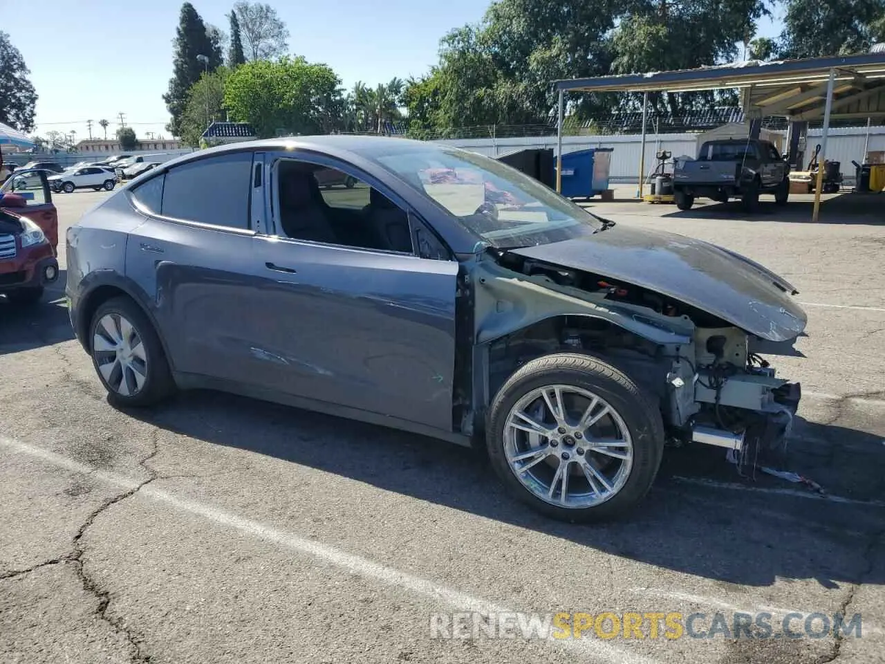 4 Photograph of a damaged car 7SAYGAEE6PF637837 TESLA MODEL Y 2023