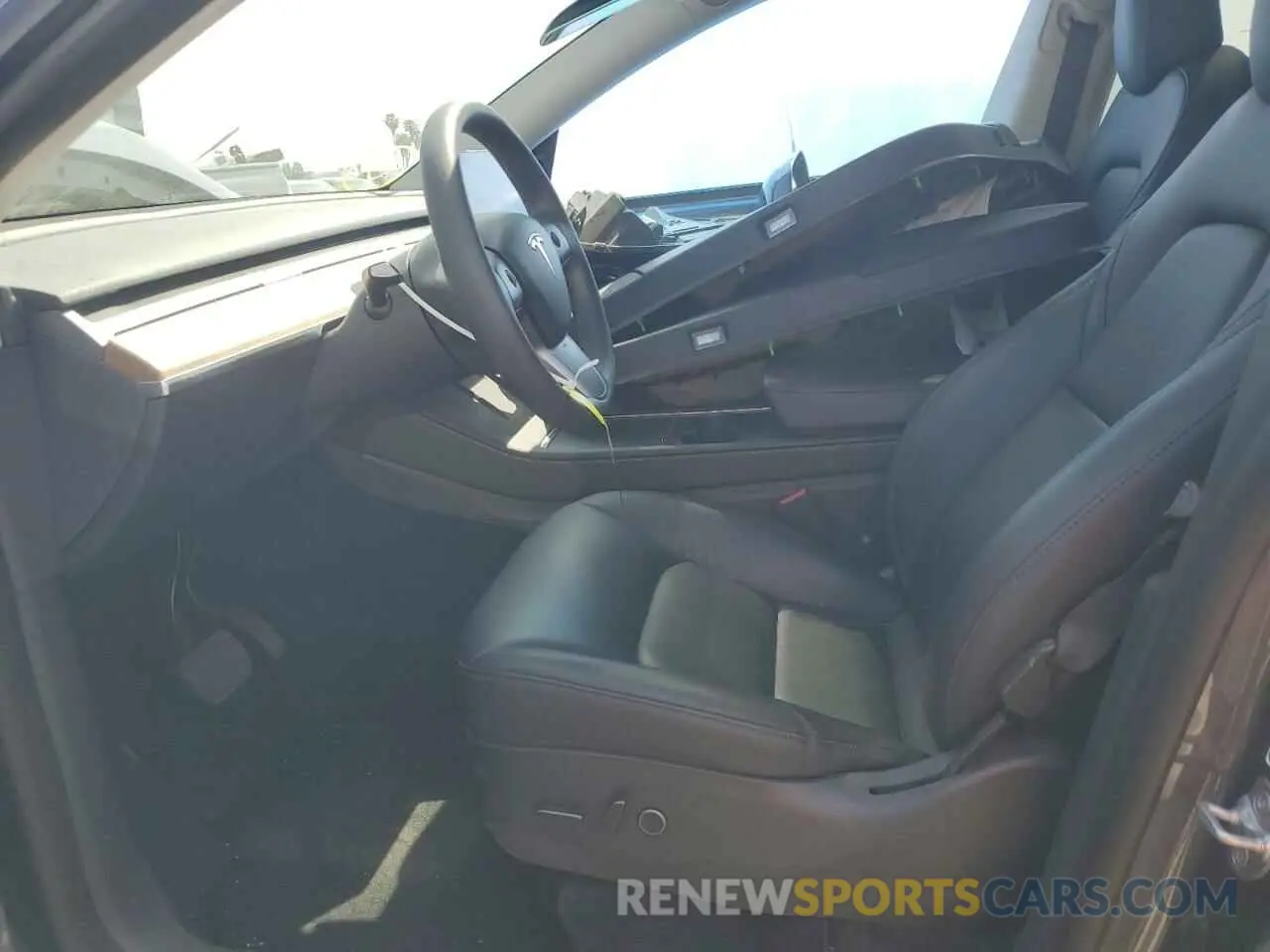 7 Photograph of a damaged car 7SAYGAEE6PF637837 TESLA MODEL Y 2023