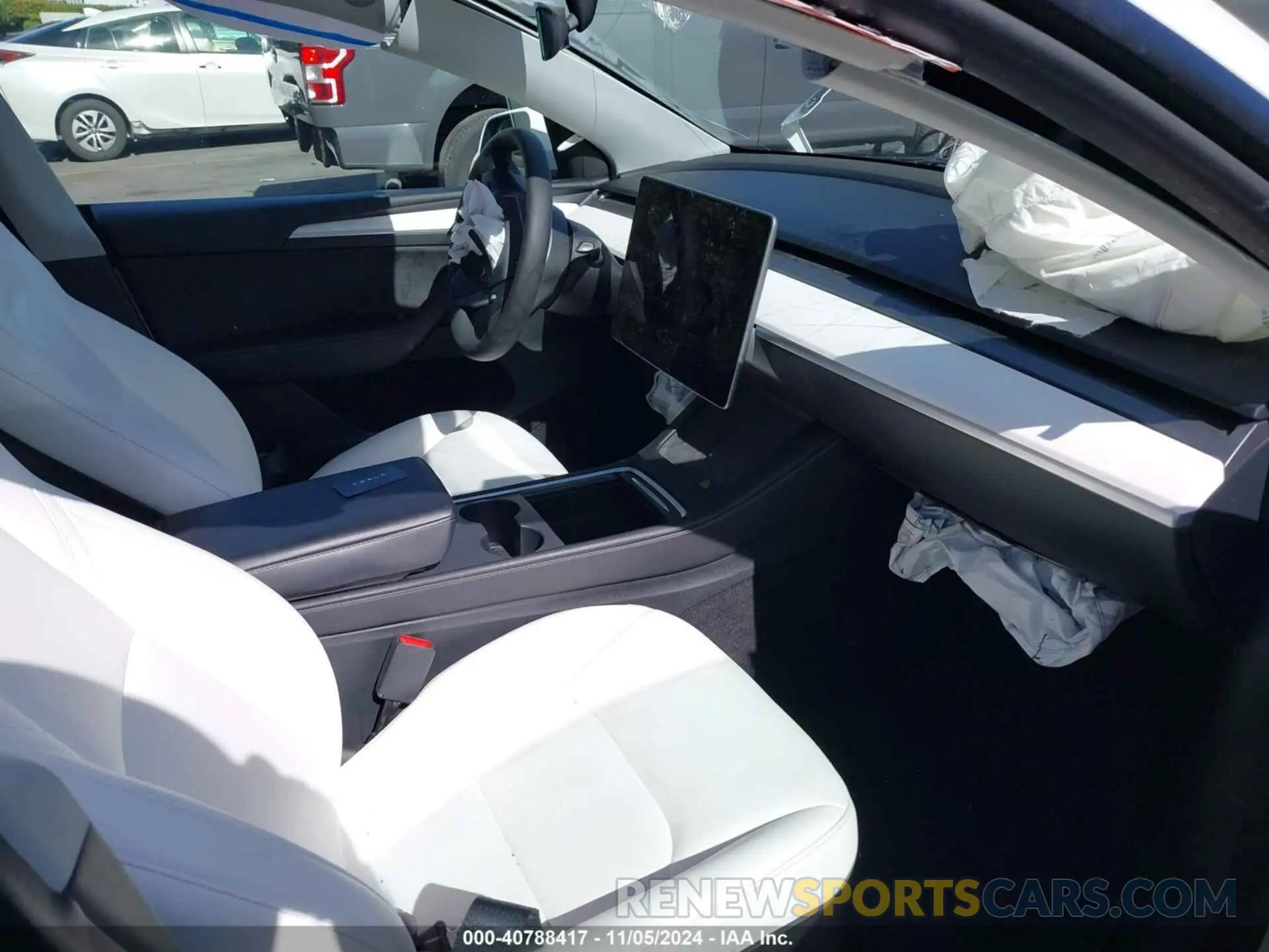 5 Photograph of a damaged car 7SAYGAEE6PF662625 TESLA MODEL Y 2023