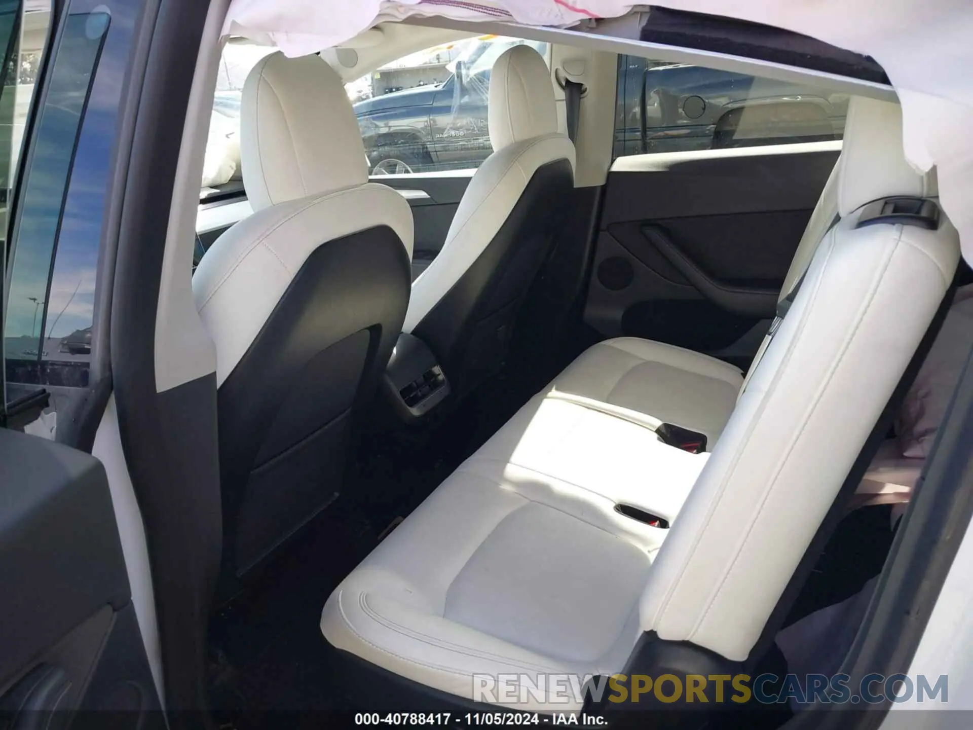 8 Photograph of a damaged car 7SAYGAEE6PF662625 TESLA MODEL Y 2023
