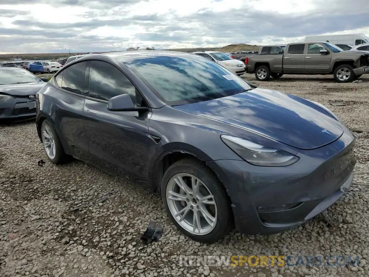 4 Photograph of a damaged car 7SAYGAEE6PF692711 TESLA MODEL Y 2023