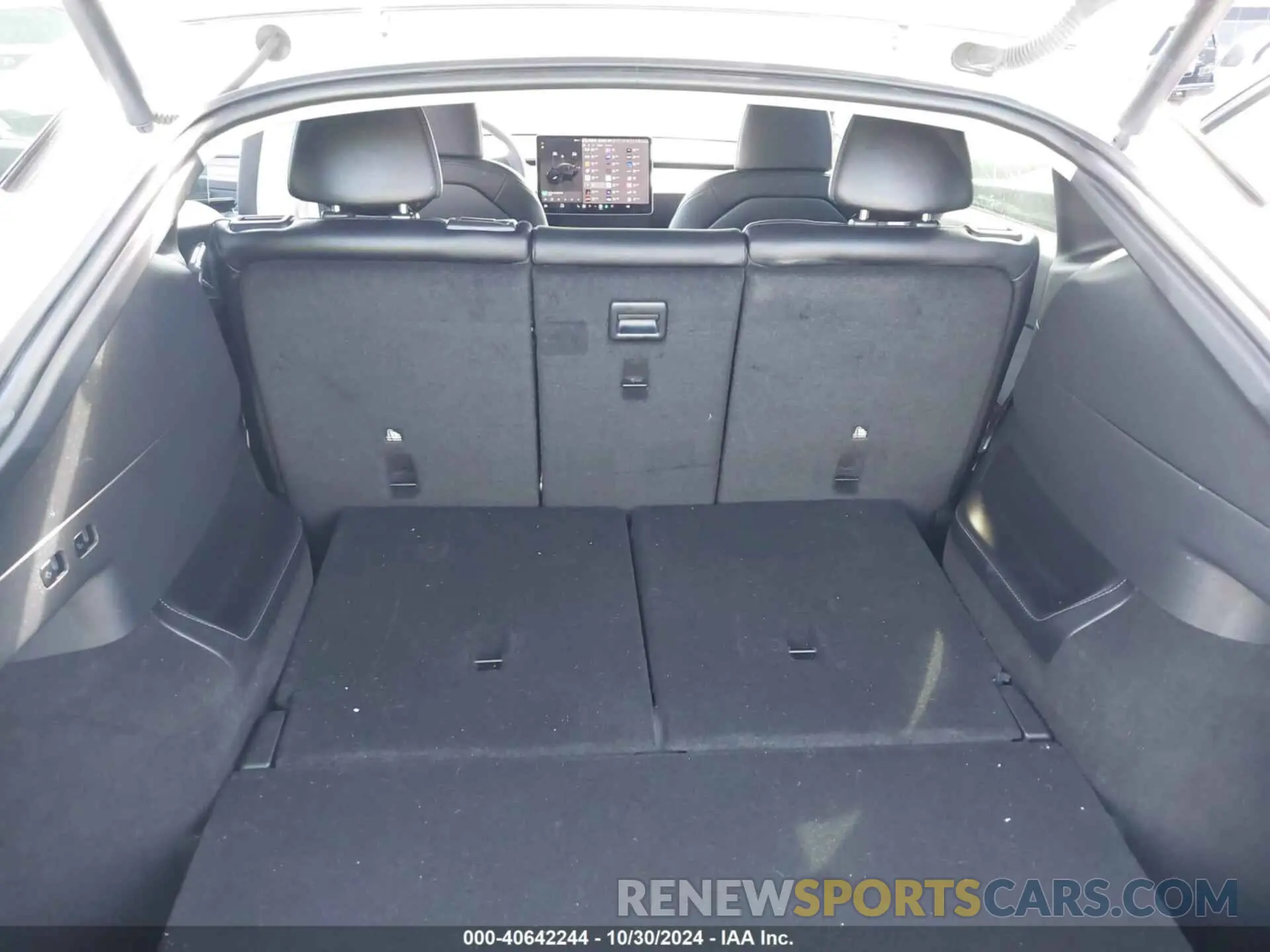 22 Photograph of a damaged car 7SAYGAEE6PF769769 TESLA MODEL Y 2023