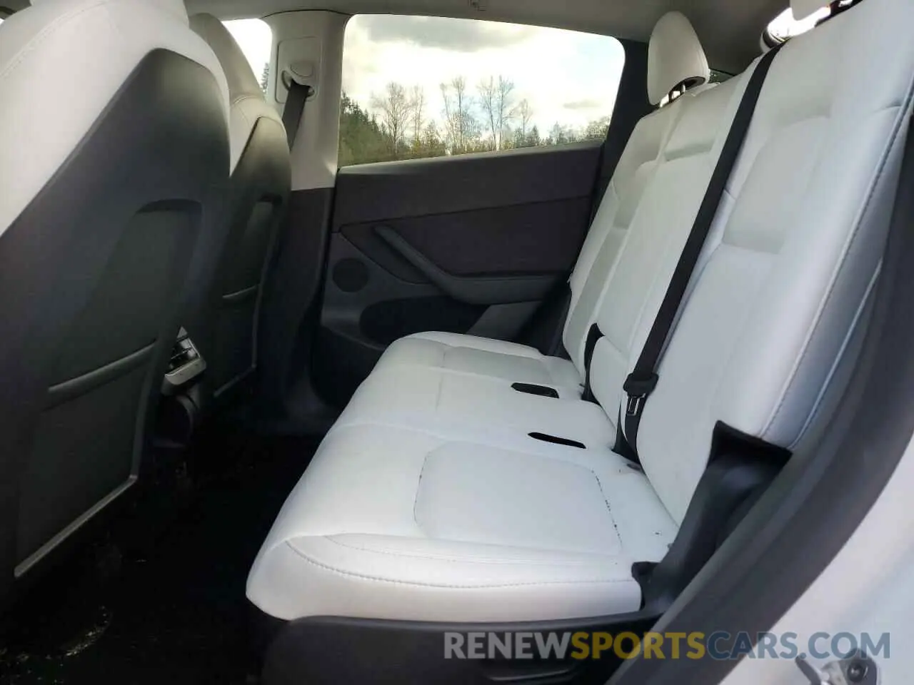 11 Photograph of a damaged car 7SAYGAEE6PF827170 TESLA MODEL Y 2023