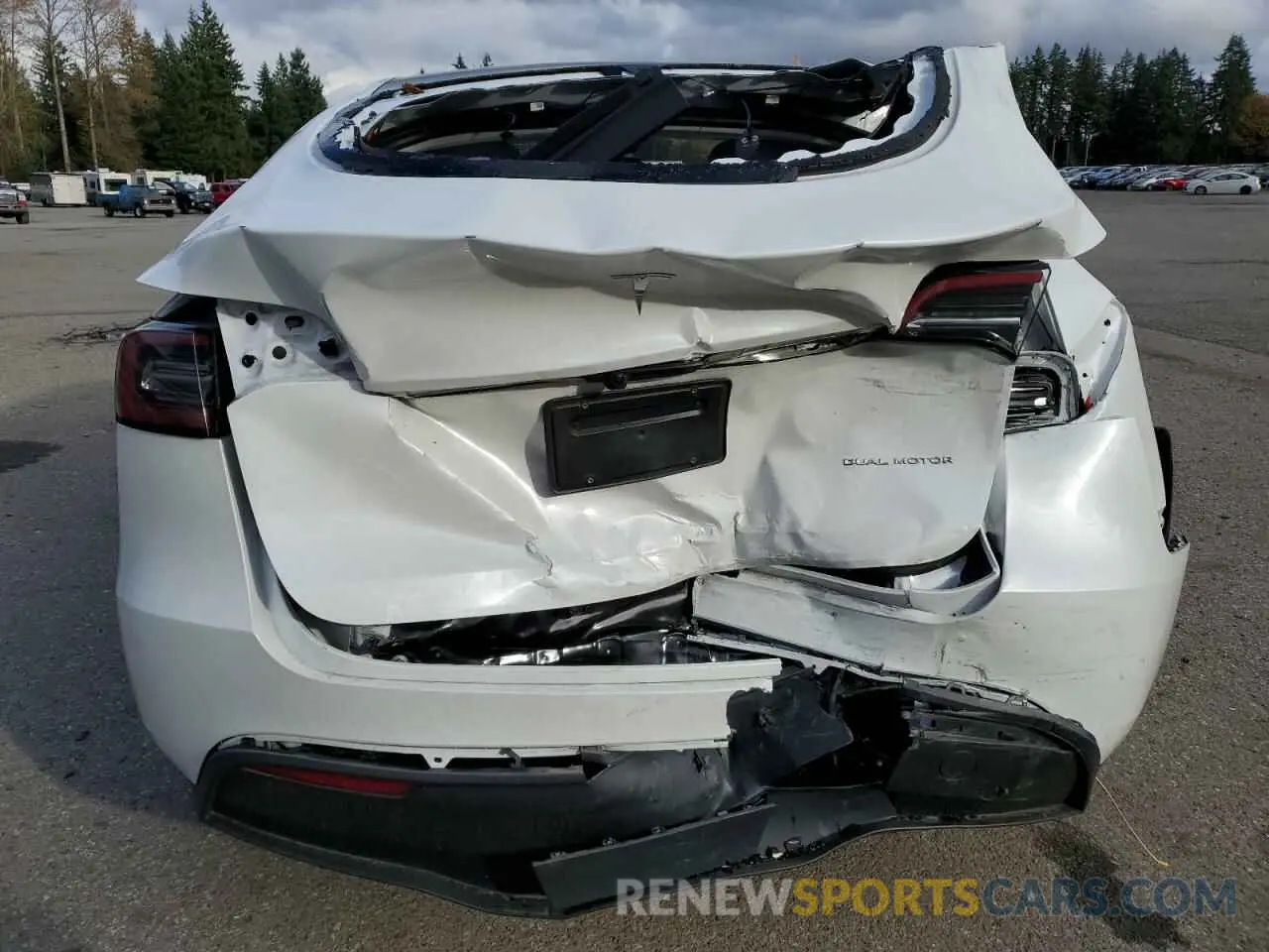 6 Photograph of a damaged car 7SAYGAEE6PF827170 TESLA MODEL Y 2023