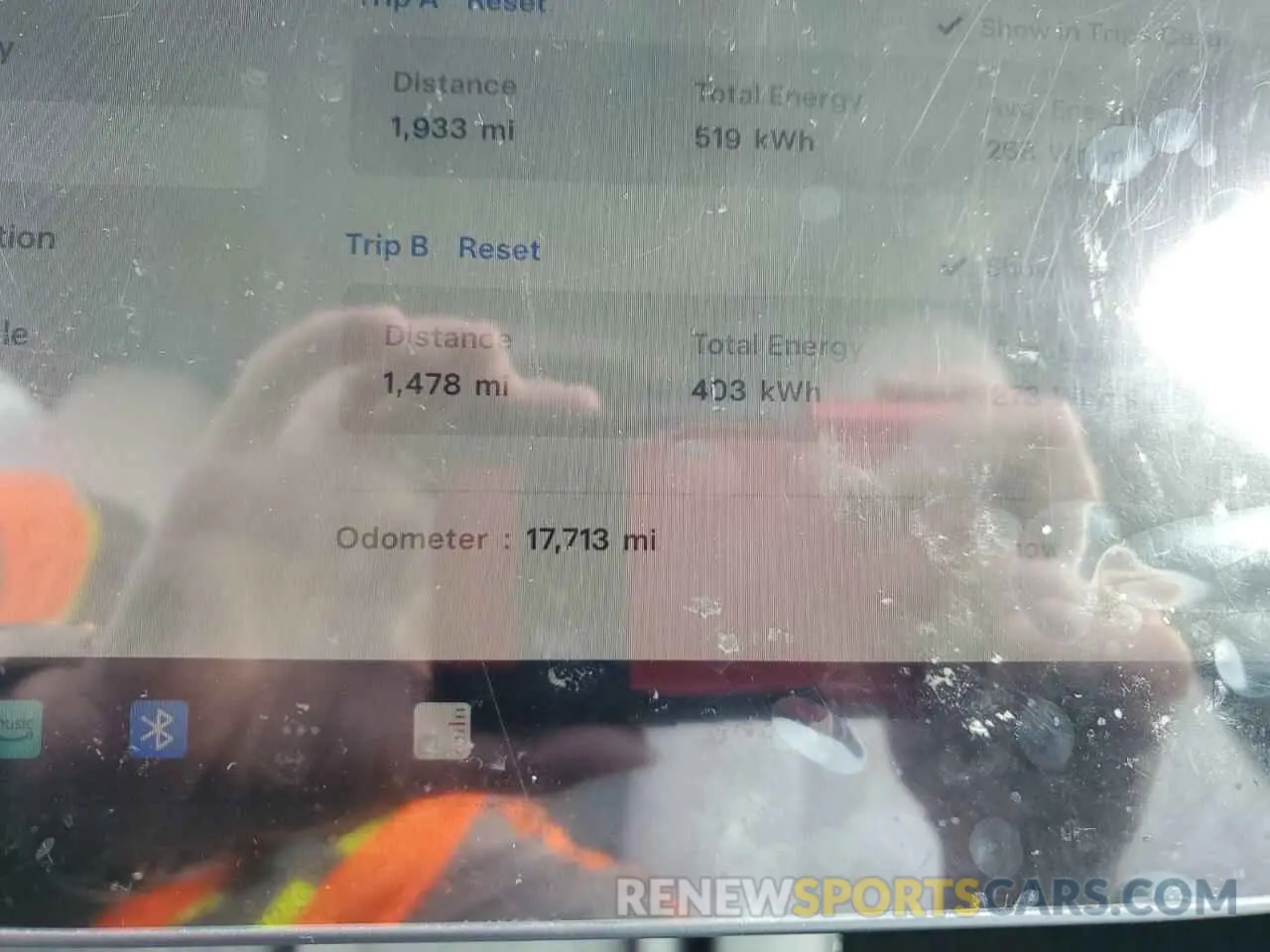 9 Photograph of a damaged car 7SAYGAEE6PF827170 TESLA MODEL Y 2023