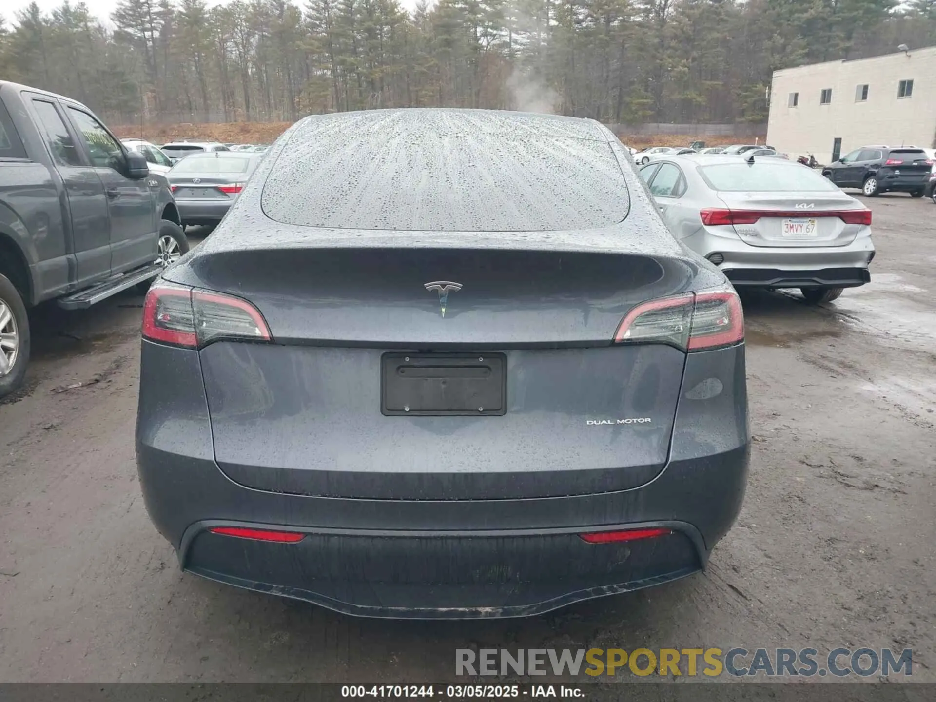 16 Photograph of a damaged car 7SAYGAEE6PF850027 TESLA MODEL Y 2023