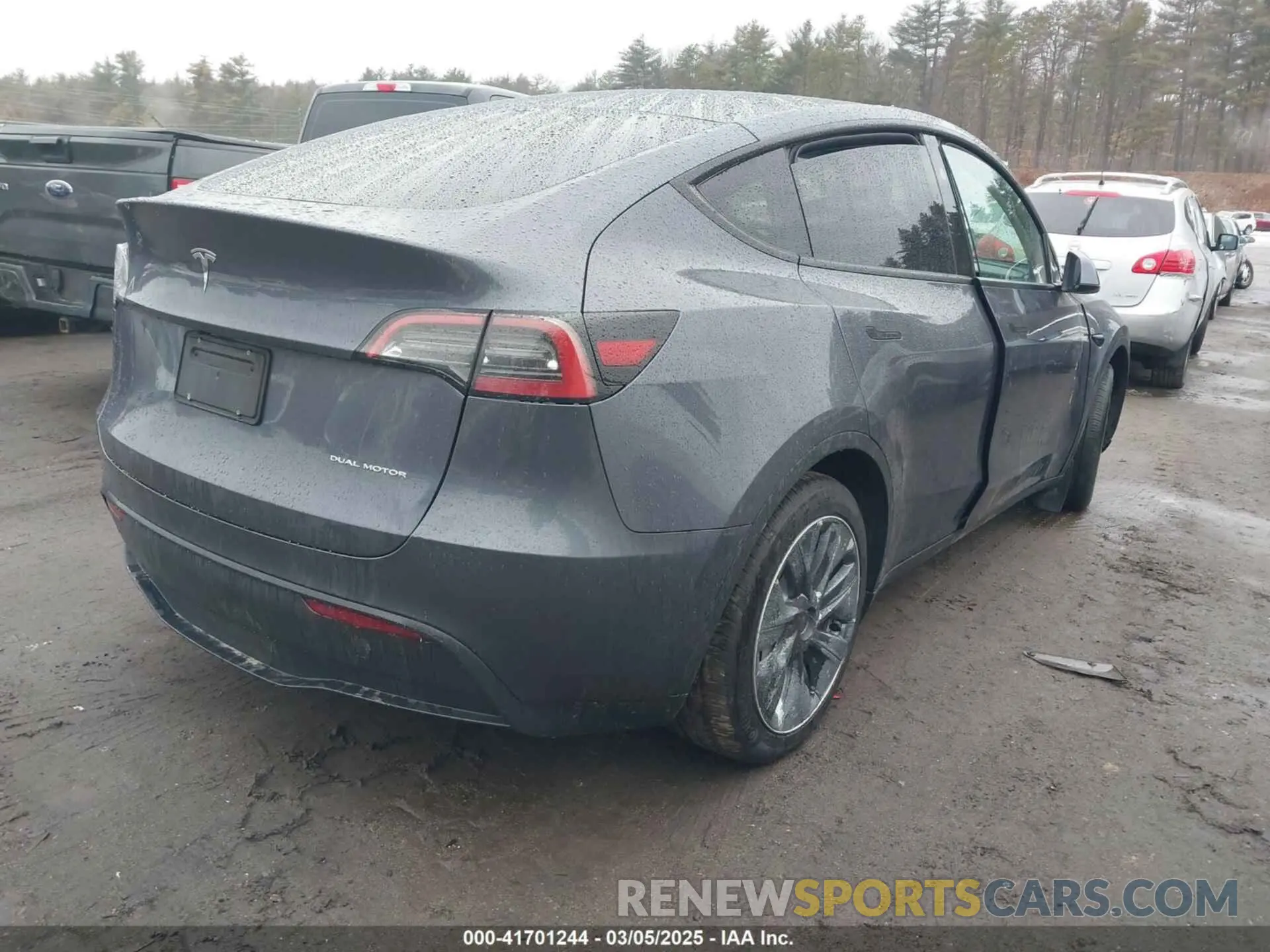 4 Photograph of a damaged car 7SAYGAEE6PF850027 TESLA MODEL Y 2023