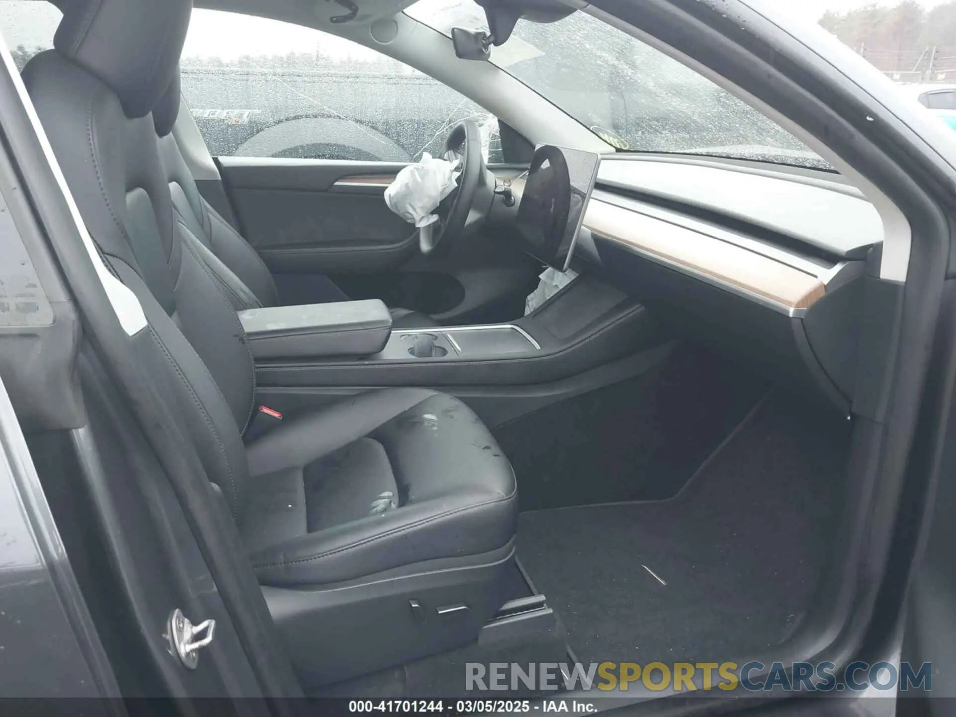 5 Photograph of a damaged car 7SAYGAEE6PF850027 TESLA MODEL Y 2023