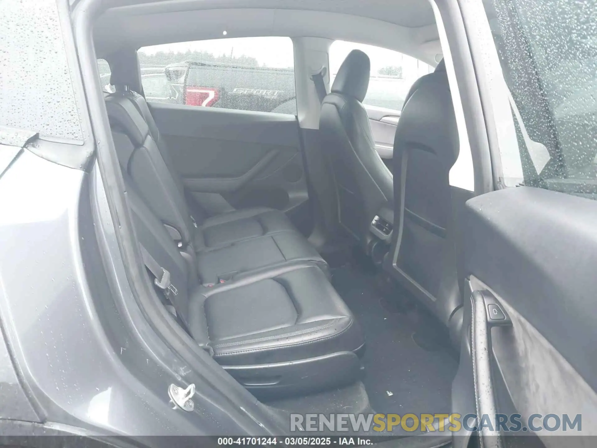 8 Photograph of a damaged car 7SAYGAEE6PF850027 TESLA MODEL Y 2023