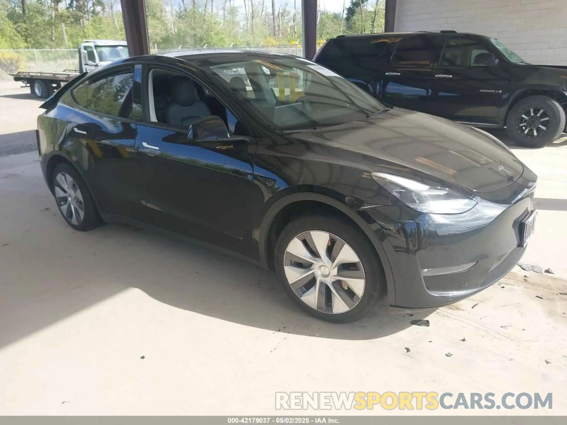 1 Photograph of a damaged car 7SAYGAEE6PF926507 TESLA MODEL Y 2023