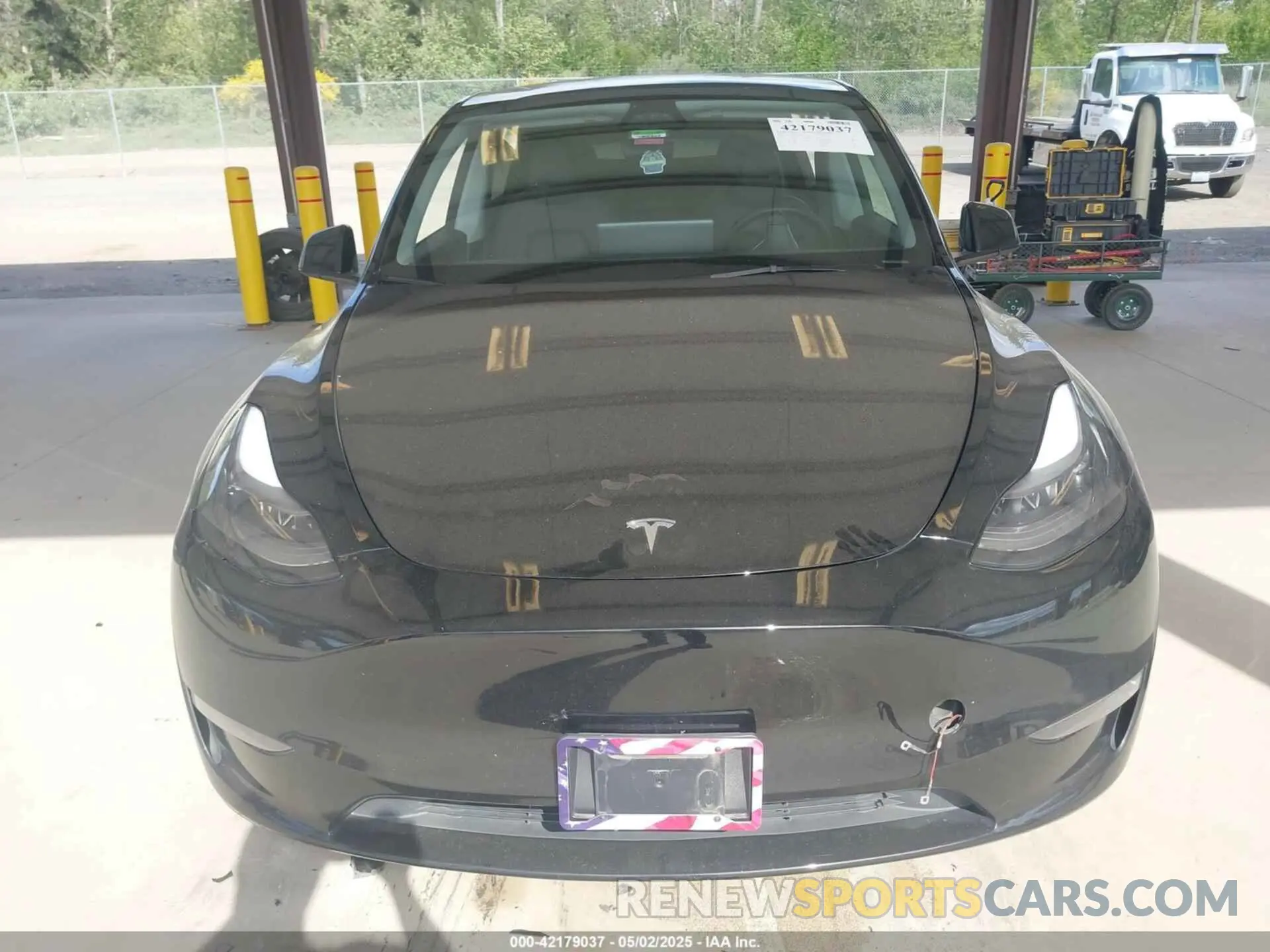 11 Photograph of a damaged car 7SAYGAEE6PF926507 TESLA MODEL Y 2023